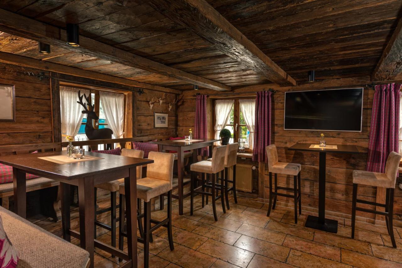 Hotel Hirsch 4*